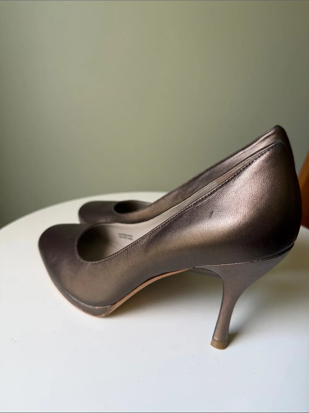 Title: Via Spiga Metallic Bronze Leather Platform Pumps Heels Size 7.5M EUC